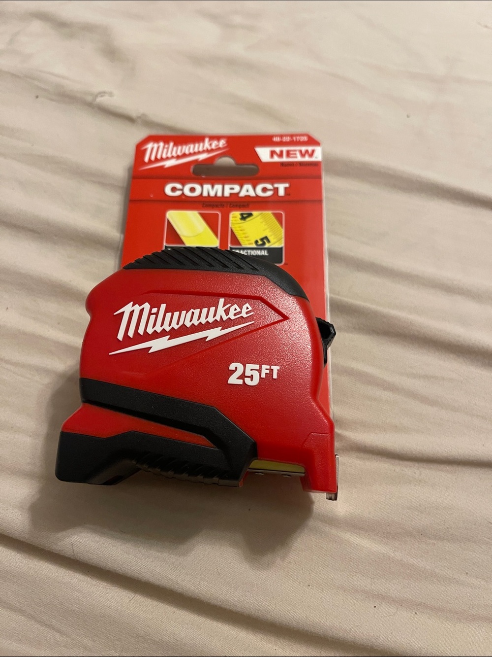 Milwaukee 25FT Compact Tape Measure - Red